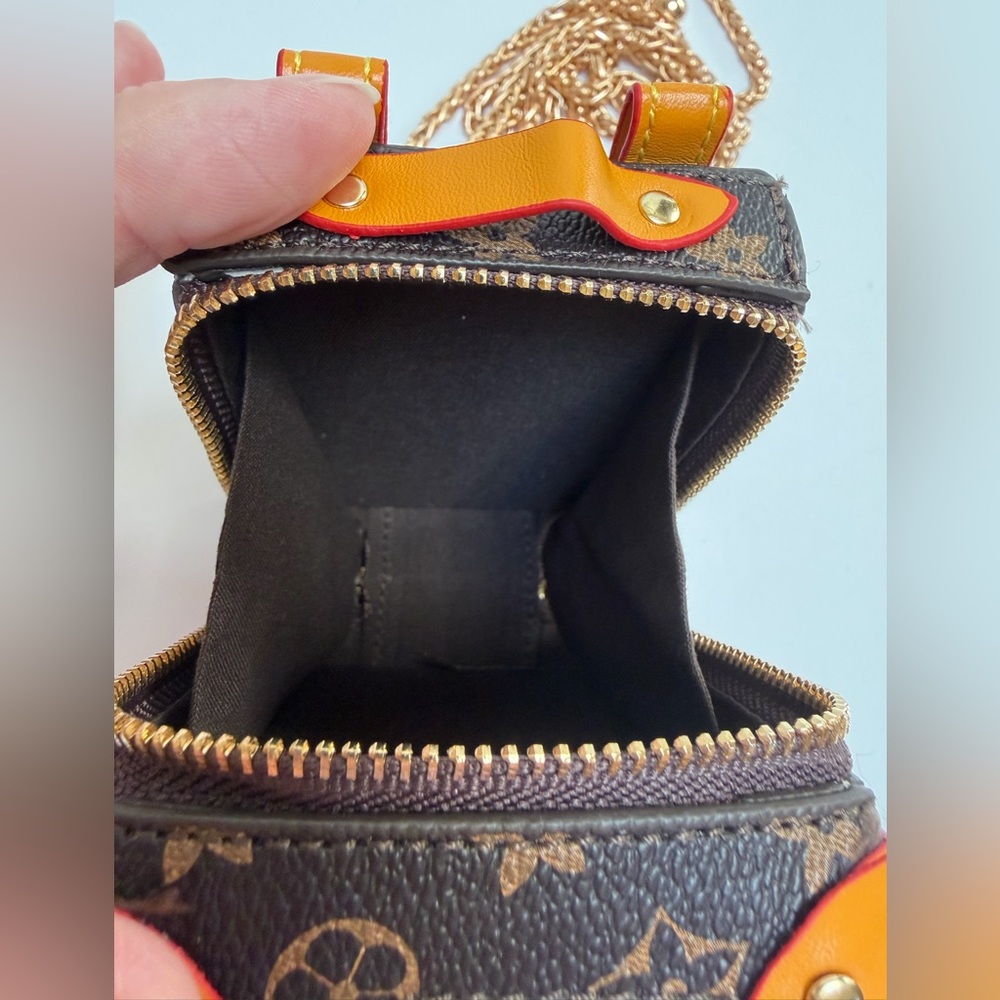 Adorable LV Like, Mini Luggage Bag with Gold Chain Adjustable Strap NWOT - Picture 8 of 15